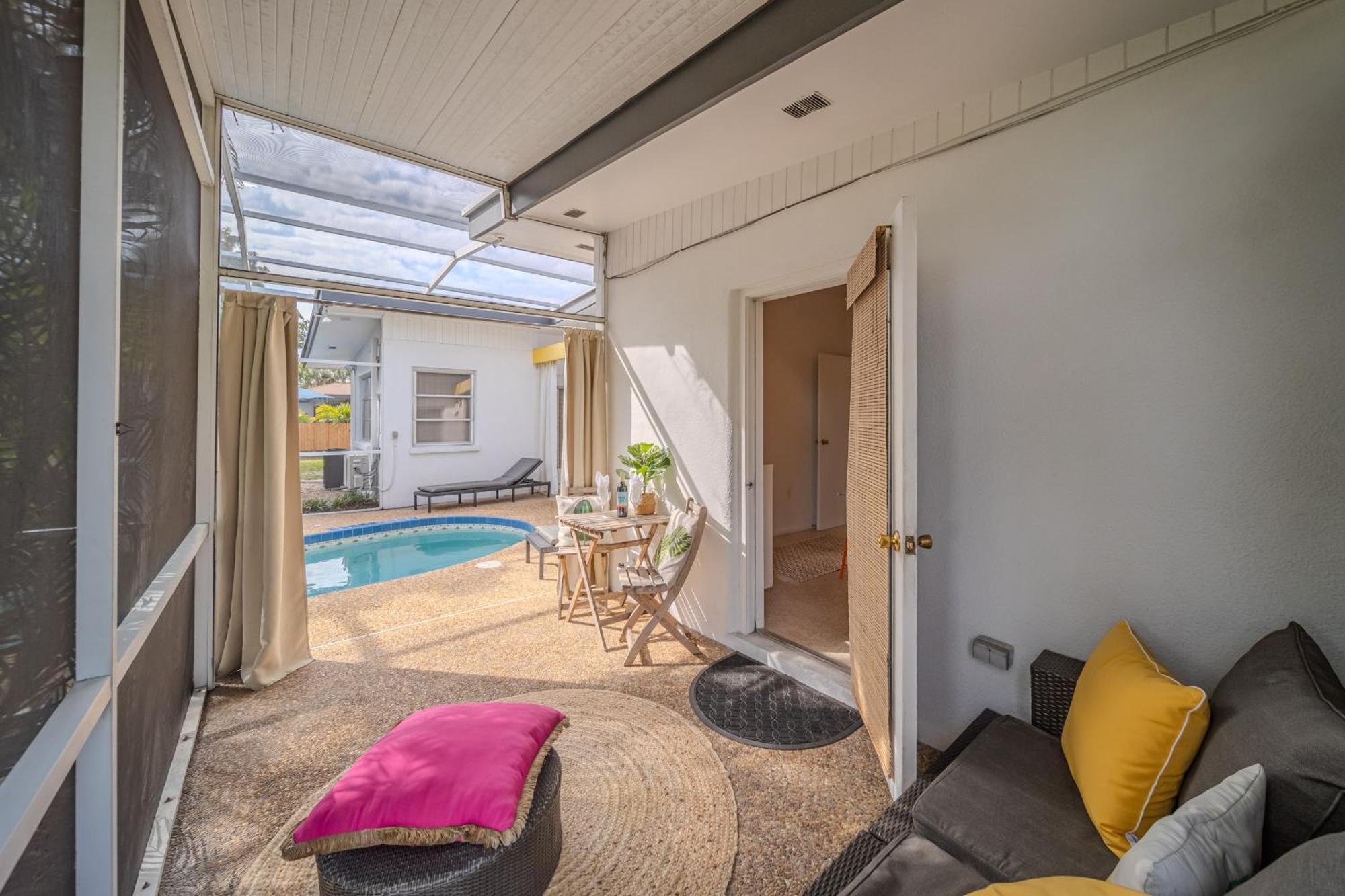 Fantastic Island House 1 Mile To The Beach With Heated Pool Sarasota Extérieur photo