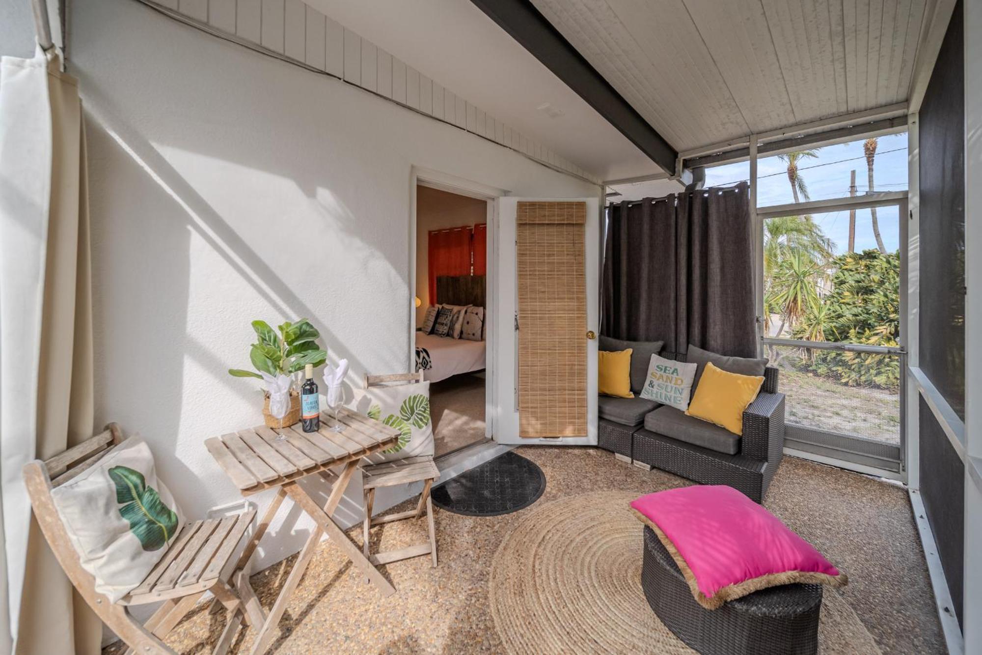 Fantastic Island House 1 Mile To The Beach With Heated Pool Sarasota Extérieur photo